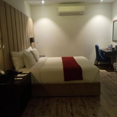 Grand Ittehad Boutique Hotel Lahaur Zewnętrze zdjęcie