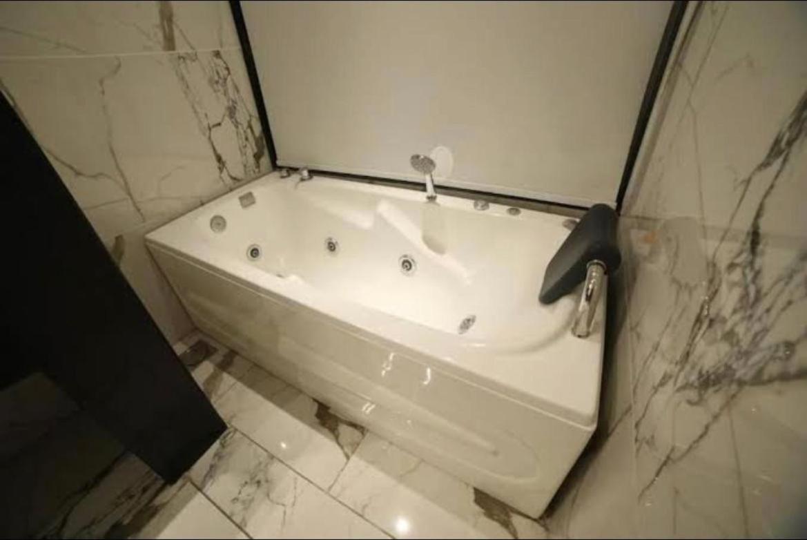 Grand Ittehad Boutique Hotel Lahaur Zewnętrze zdjęcie